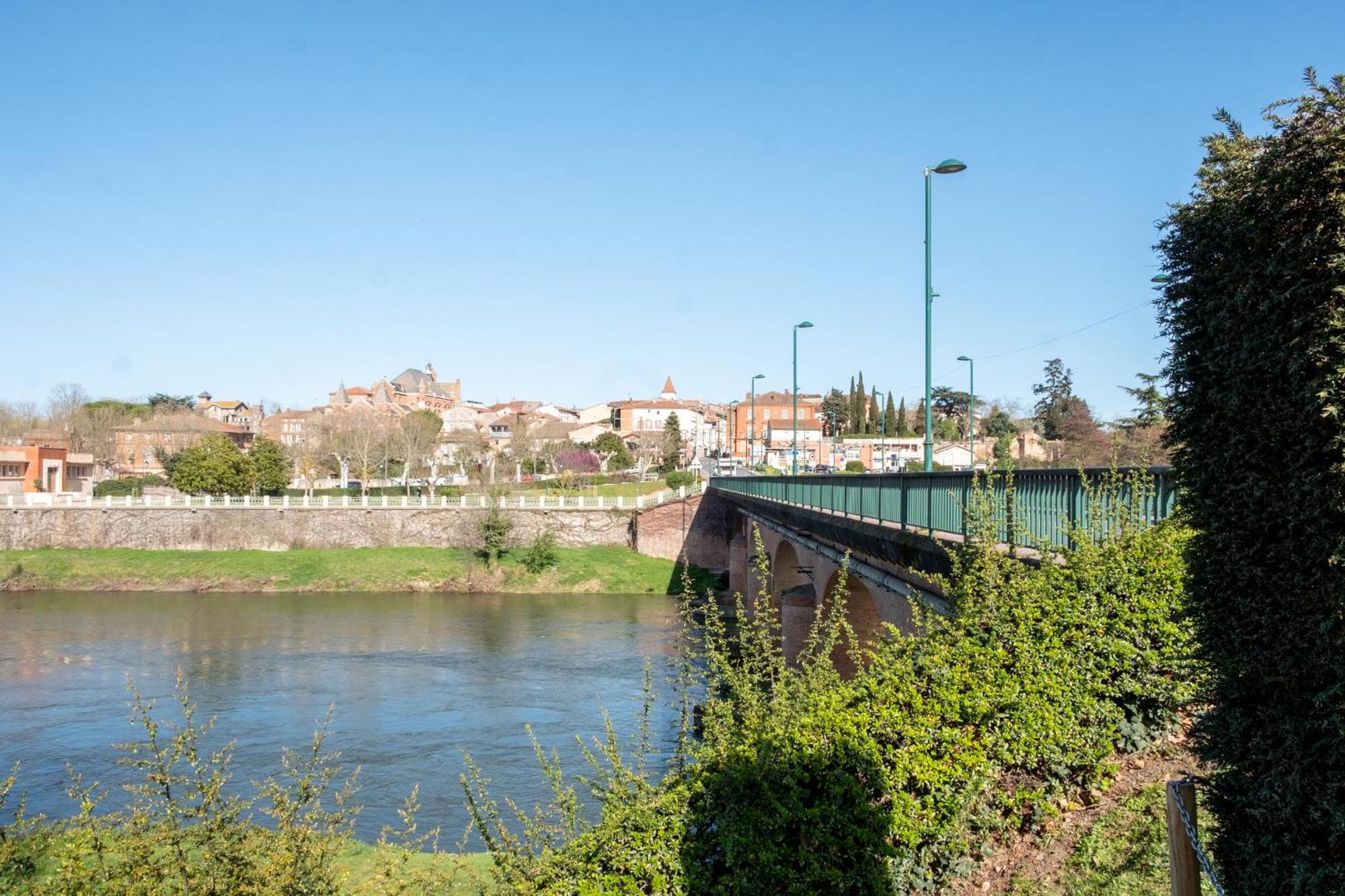 Evasions-echappee, Centre-ville, Gare Auterive (Haute-Garonne)
